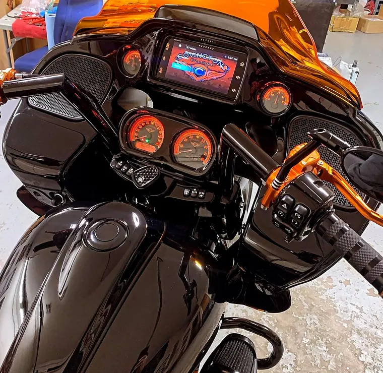 Custom Harley gauge work by Bagger Gauges